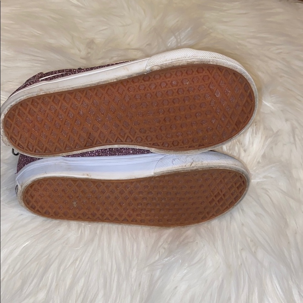 Vans - Picture 2 of 4